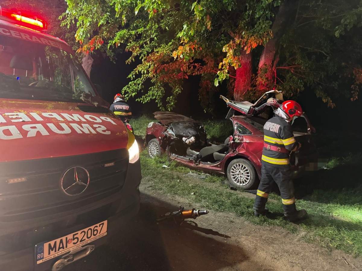 Accident rutier grav la Vaslui! O femeie a decedat și o altă persoană a fost grav rănită, după ce mașina în care se afla a intrat într-un copac – FOTO