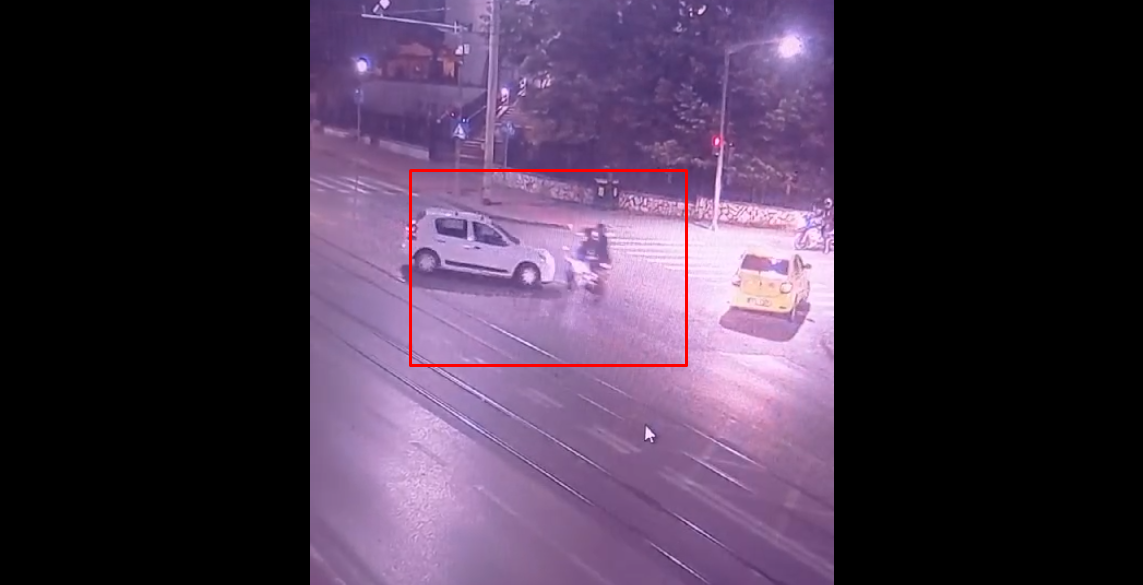 Iată momentul producerii accidentului rutier din Nicolina! Un autoturism a intrat în coliziune cu o motocicletă – VIDEO, UPDATE