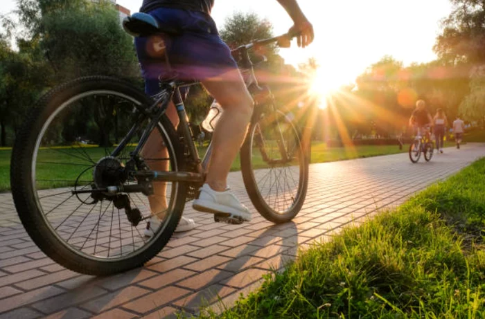 Se dau bani pentru cei care merg cu bicicleta la muncă. Iată ce reguli trebuie să respecte beneficiarii