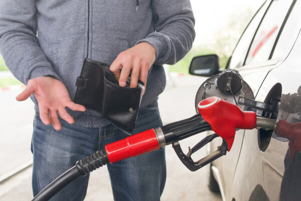 Vești proaste pentru șoferi! Benzina și motorina se scumpesc de la 1 iulie 2024