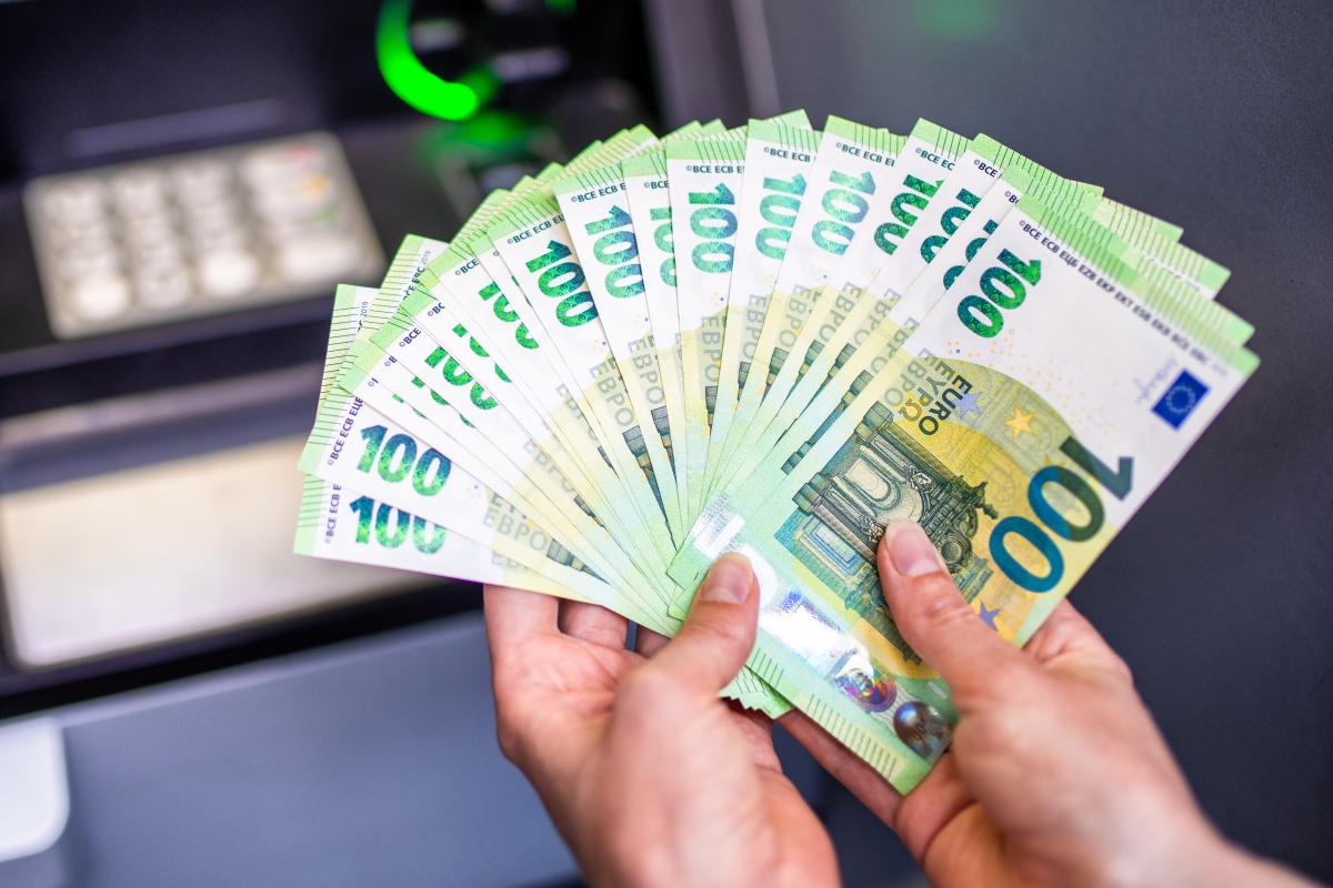O companie celebră oferă angajaților bonusuri de 40.000 de euro. Firma are un profit anual record