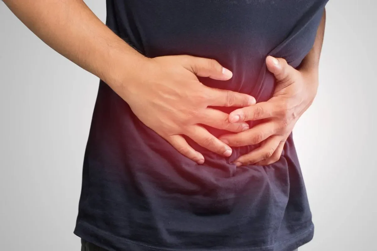 Semnul neașteptat al cancerului de colon. Cele mai frecvente simptome pentru persoanele sub 50 de ani