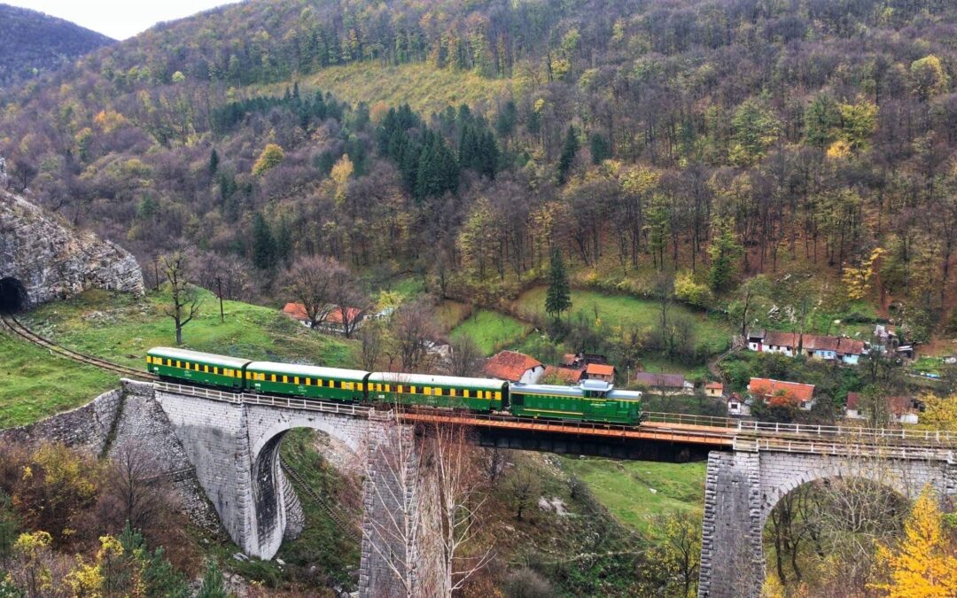Aceasta este cea mai frumoasă cale ferată din România. Iată ce trebuie să știe turiștii
