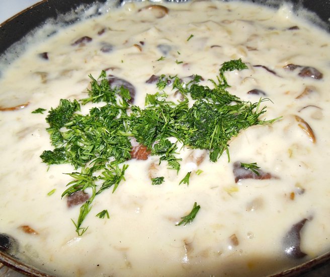 Rețetă delicioasă de ciulama de hribi. Trebuie să o încerci