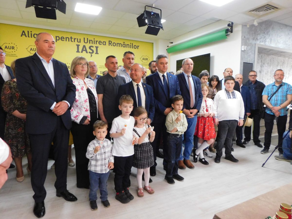 Alianța pentru Unirea Românilor a sfințit sediul AUR din Iași. Locația se află pe strada Anastasie Panu – FOTO