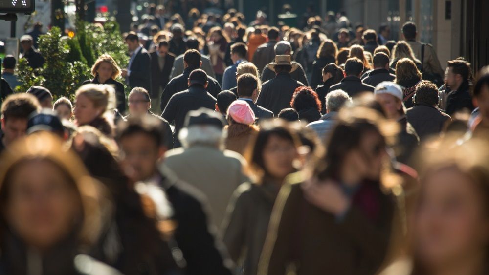 Criza economică afectează românii! Decizia pe care o iau tot mai mulți tineri