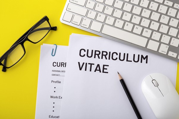Model CV pentru angajare. Tot ce trebuie să știi la un interviu