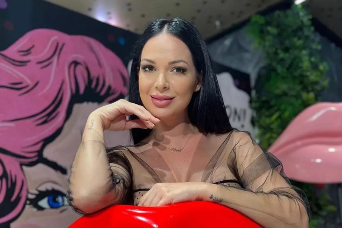 Deea, fosta soție a lui Dinu Maxer, are „lipici” la divorțuri. Totul are legătură cu noul ei job