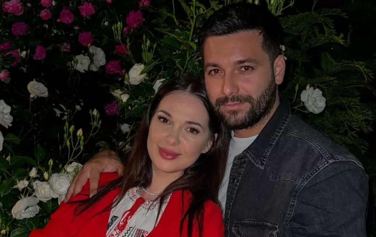 Deea și Robert Drilea par a se pregăti de nuntă. Cum au fost surprinși cei doi la Paris