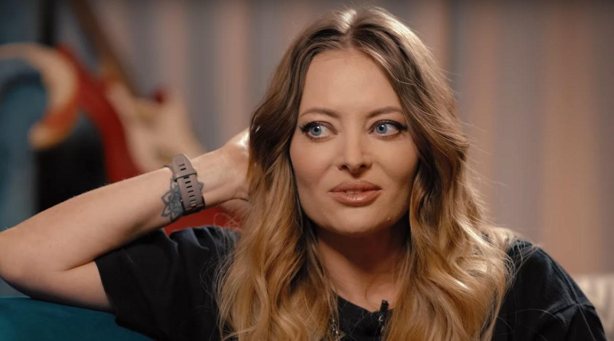 Delia si-a prezentat fanilor noii pantofi sport nonconformiști. Ce reactie au avut internautii: „Bărcile”