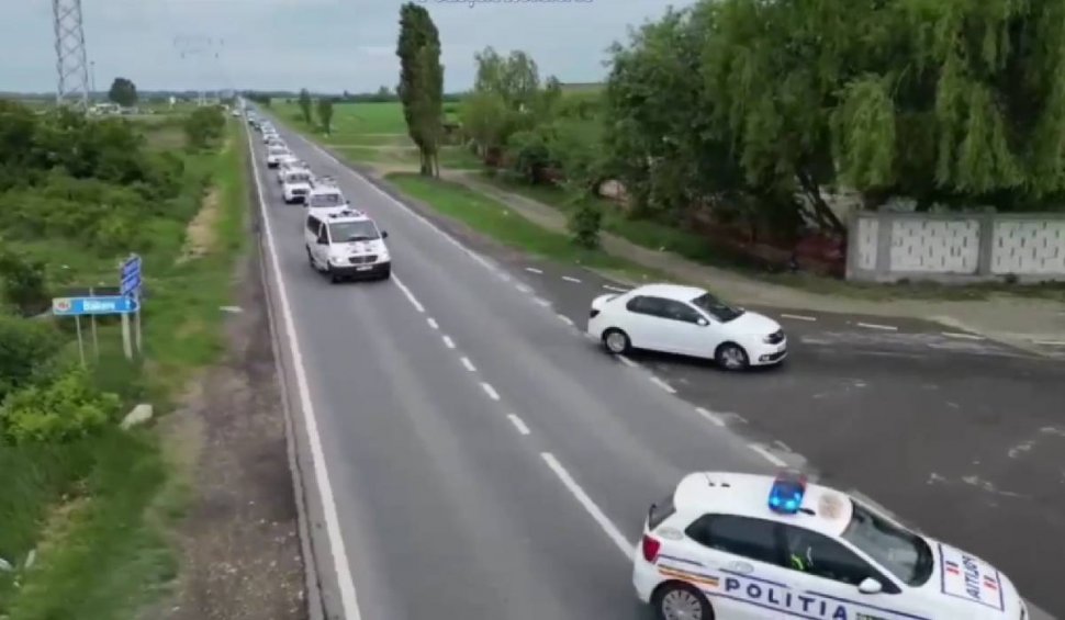 Descinderi cu mascații la hoții de curent. Zeci de locuințe au fost racordate ilegal la rețeaua electrică în Dâmboviţa