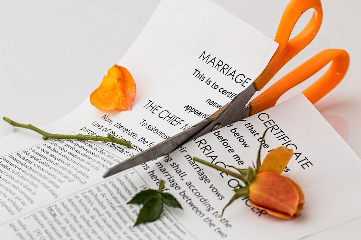 Cum se scrie o cerere de divorț. Ce documente trebuie să prezinți