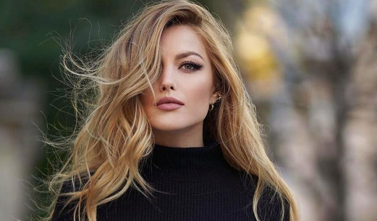 Elena Gheorghe scoate la iveală amănunte mai puțin știute despre familia ei. „Am rămas cea responsabilă”