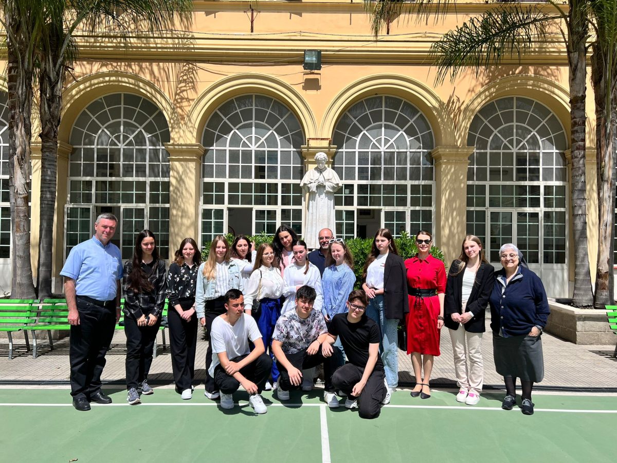 Un grup de elevi de la Colegiul Național Pedagogic „Vasile Lupu” din Iași, mobilitate de studiu în Roma – FOTO