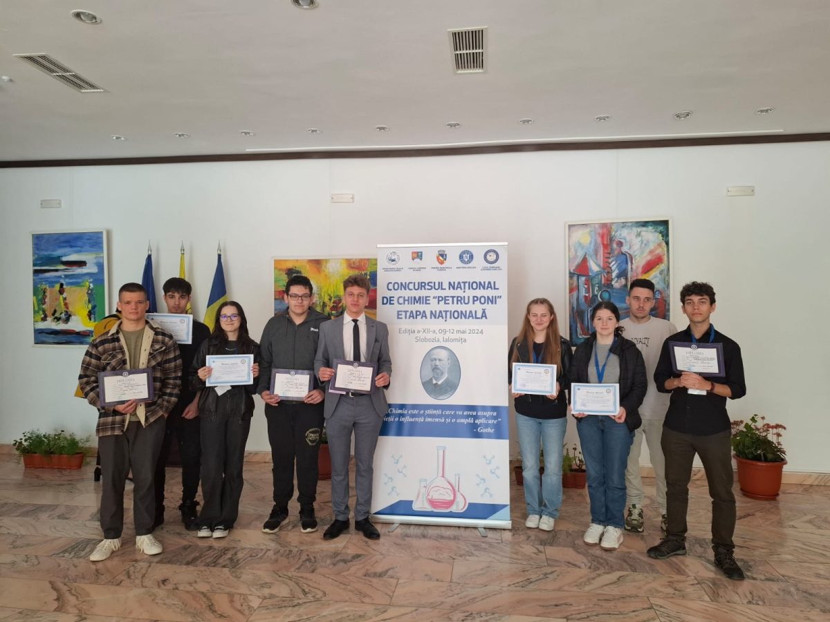 Elevii ieșeni pasionați de chimie – premianți la etapa națională a Concursului „Petru Poni”