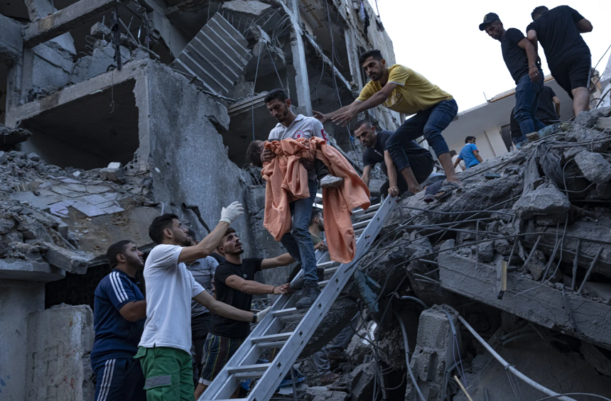 La cât a ajuns numărul morților din Fâșia Gaza: „1.000 sunt dispăruți printre dărâmături”