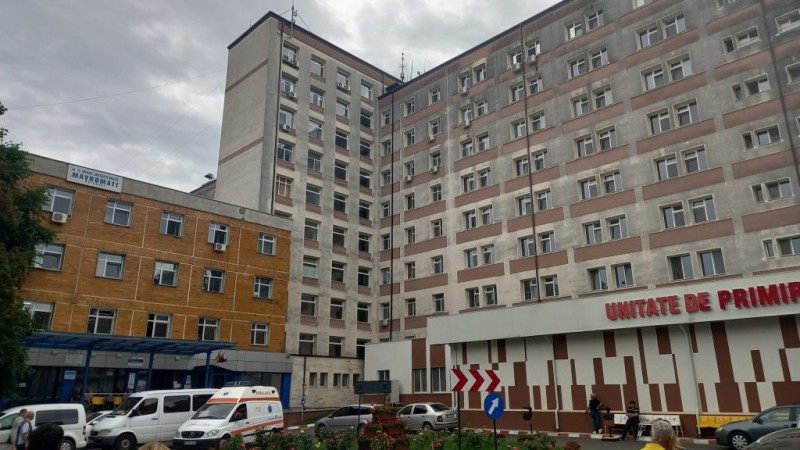 Un fost militar și-a bătut surorile pe străzile din Botoșani. Femeile au fost găsite într-o baltă de sânge