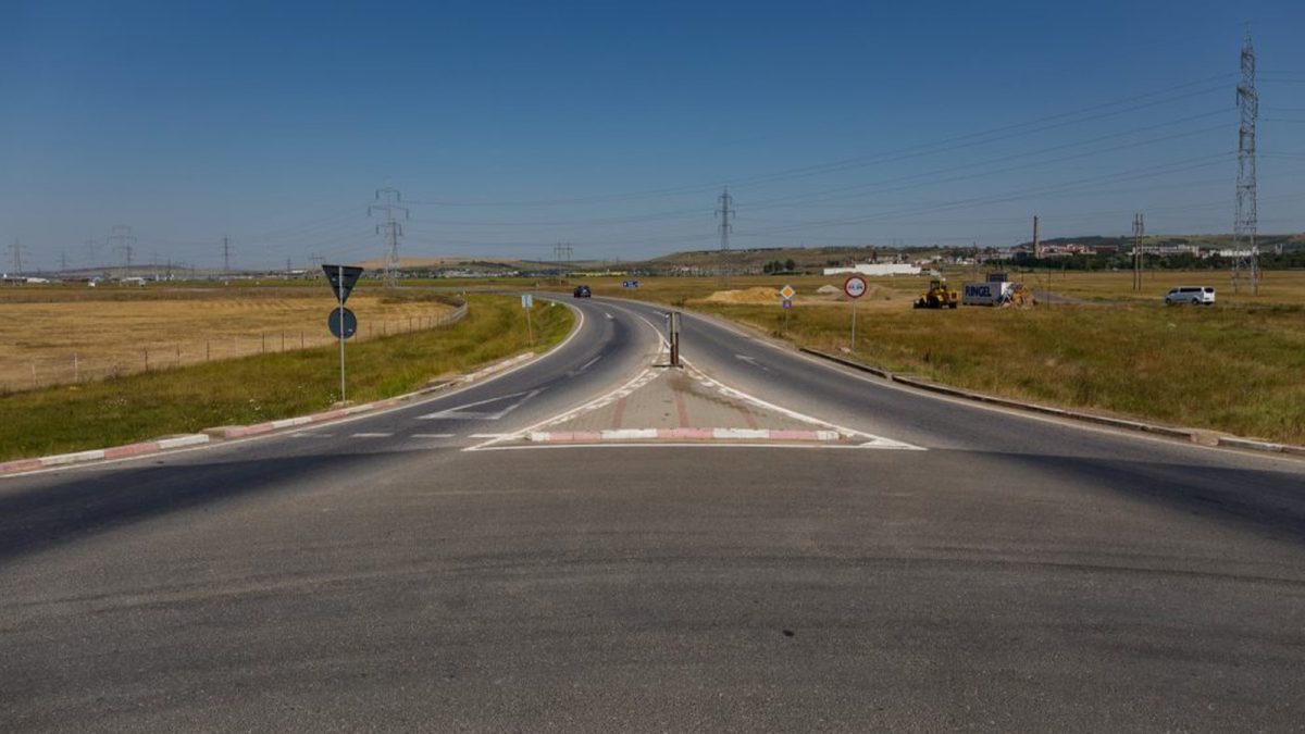 Peste 4,4 milioane de lei vor fi cheltuiți pentru supralărgirea unui drum intens circulat din Iași. Procedura de licitație a fost lansată