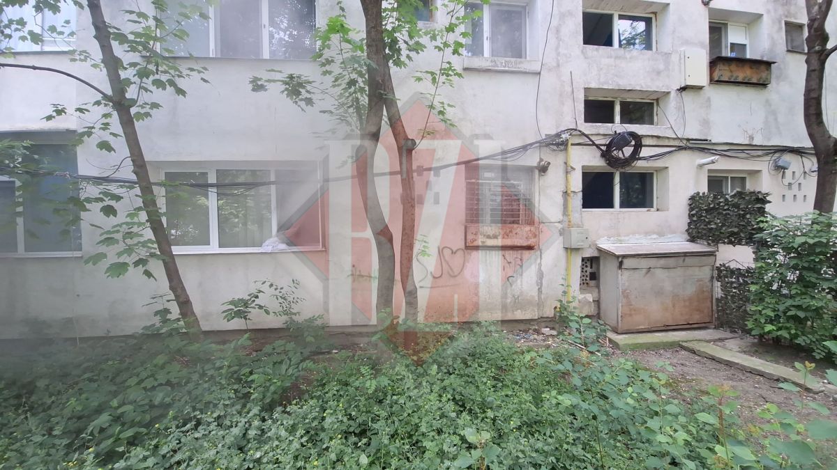 Incendiu la Iași. Flăcările au izbucnit la un apartament – FOTO, VIDEO, UPDATE