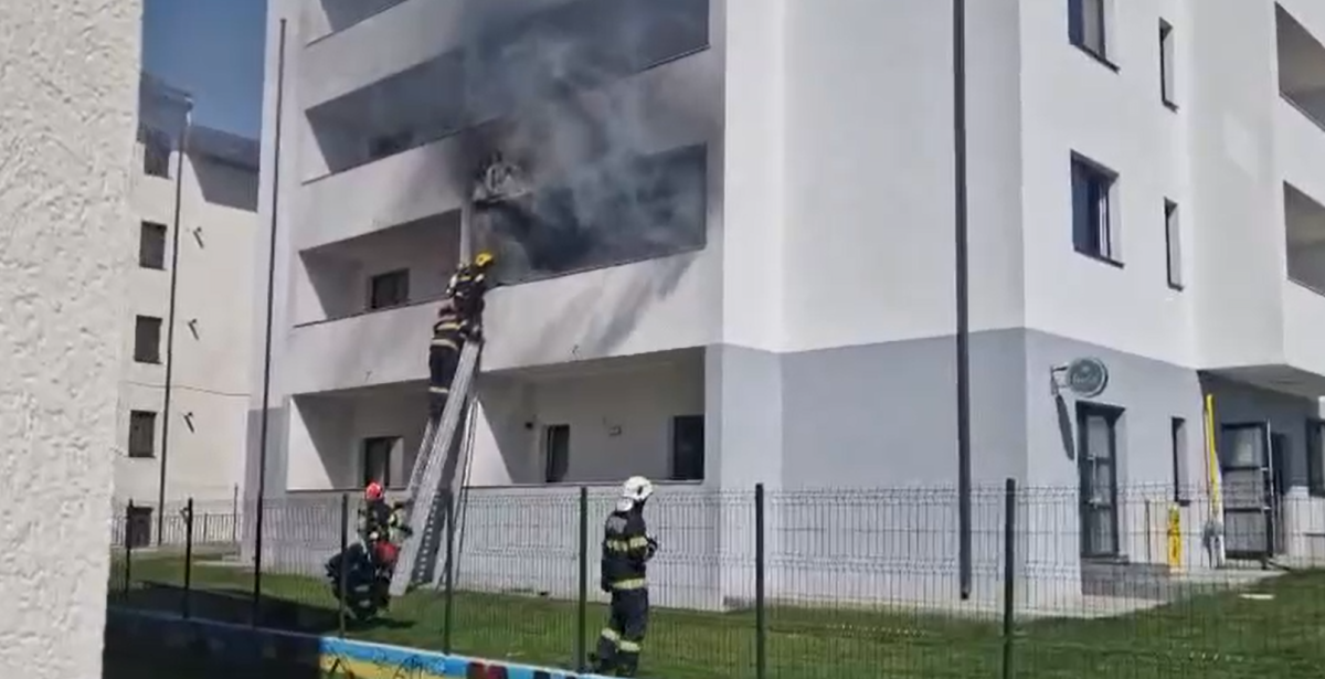 Incendiu în Iași. Mai multe persoane au fost evacuate – VIDEO, UPDATE, FOTO