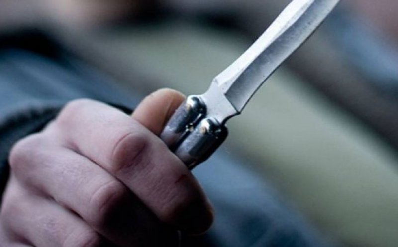 Patron înjunghiat pentru 50 de lei. Agresorul lucra ca zilier pe şantierul victimei
