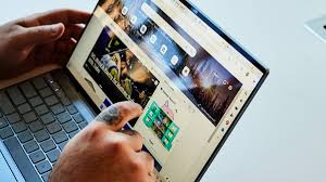 Un bărbat din Suceava a fost inselat cu 11.000 de euro de o pagina falsa de pe internet care vindea autorulote