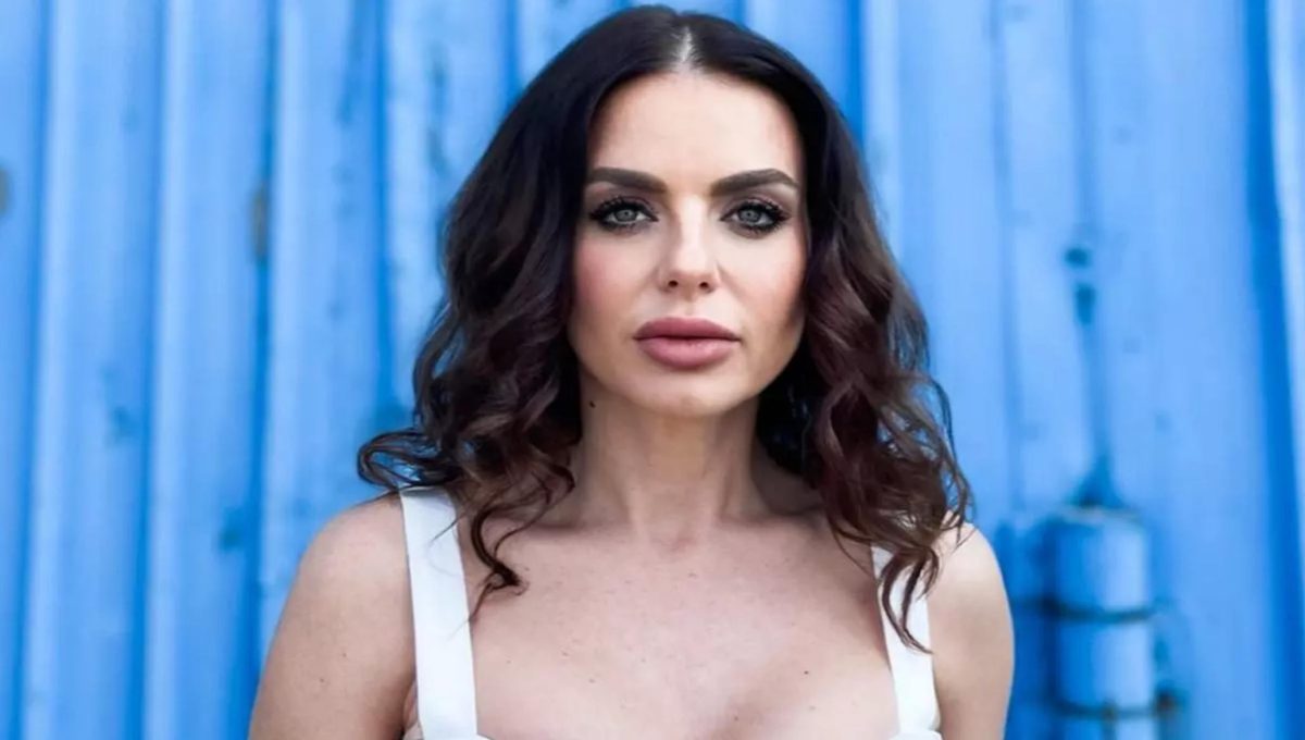 Jojo, actrița din „Clanul”, s-a făcut blondă și are breton. Cătălina Grama e de nerecunoscut