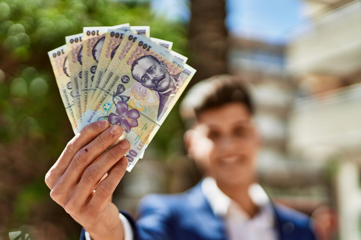Anunț important pentru toți angajații din România! Urmează majorări salariale consistente