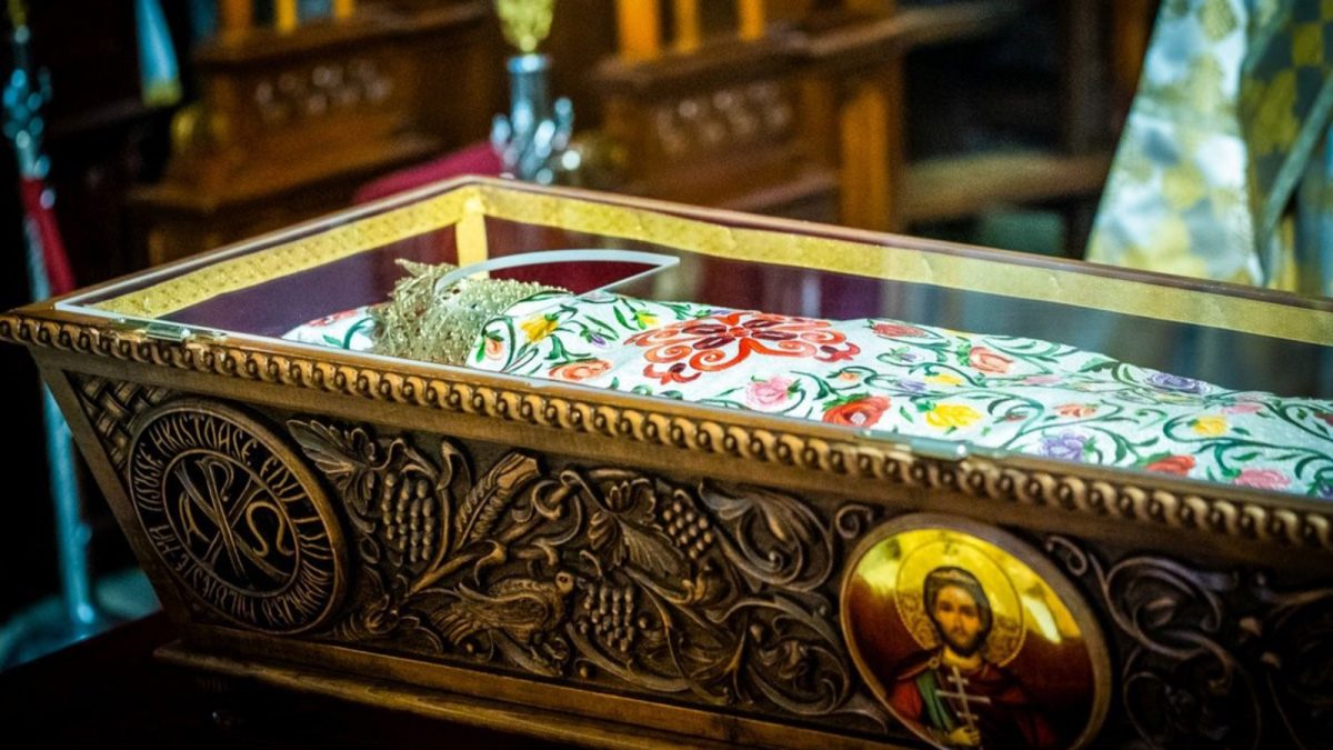 Creștinii ortodocși îl sărbătoresc, duminică, pe Sfântul Mare Mucenic Ioan cel Nou de la Suceava – FOTO
