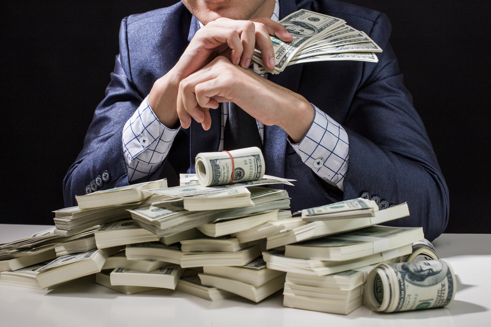 El este afaceristul care a câștigat peste 6 miliarde de euro peste noapte!