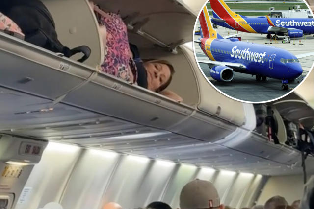 Moment bizar într-un avion. Motivul pentru care o femeie s-a urcat în compartimentul de bagaje – VIDEO