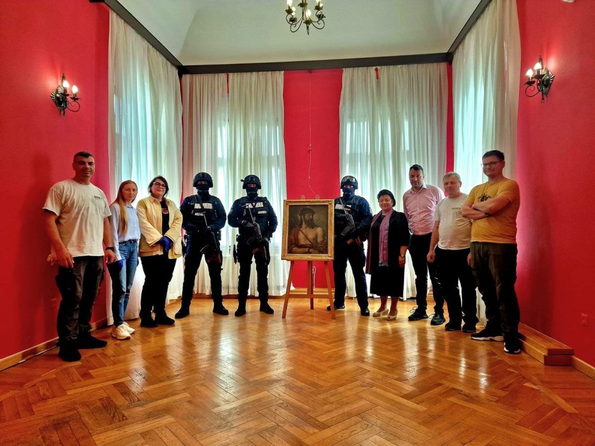 Premieră la Iași! O creație a celebrului artist italian Tiţian, păzită cu mitralierele de jandarmi – GALERIE FOTO