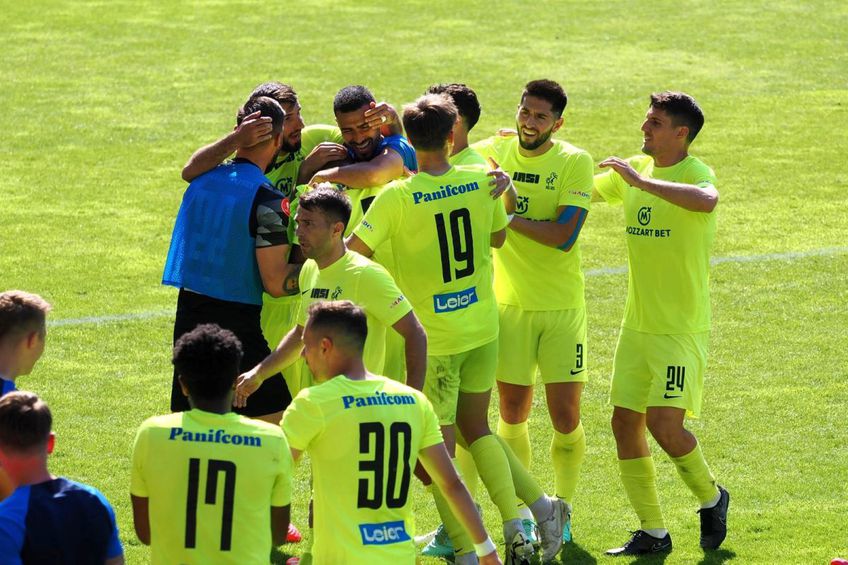 Să fie un miracol? Poli Iași, victorie incredibilă la Sibiu! Salvarea de la retrogradare se decide în ultima etapă a Superligii pentru fotbaliștii ieșeni