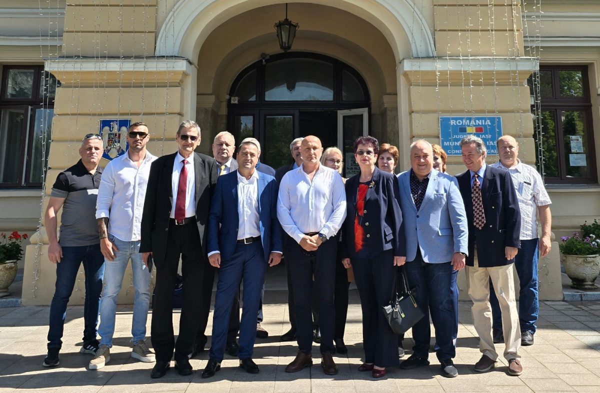 PRO România Iași a depus listele de candidaţi la Consiliul Județean și la Consiliul Local – FOTO