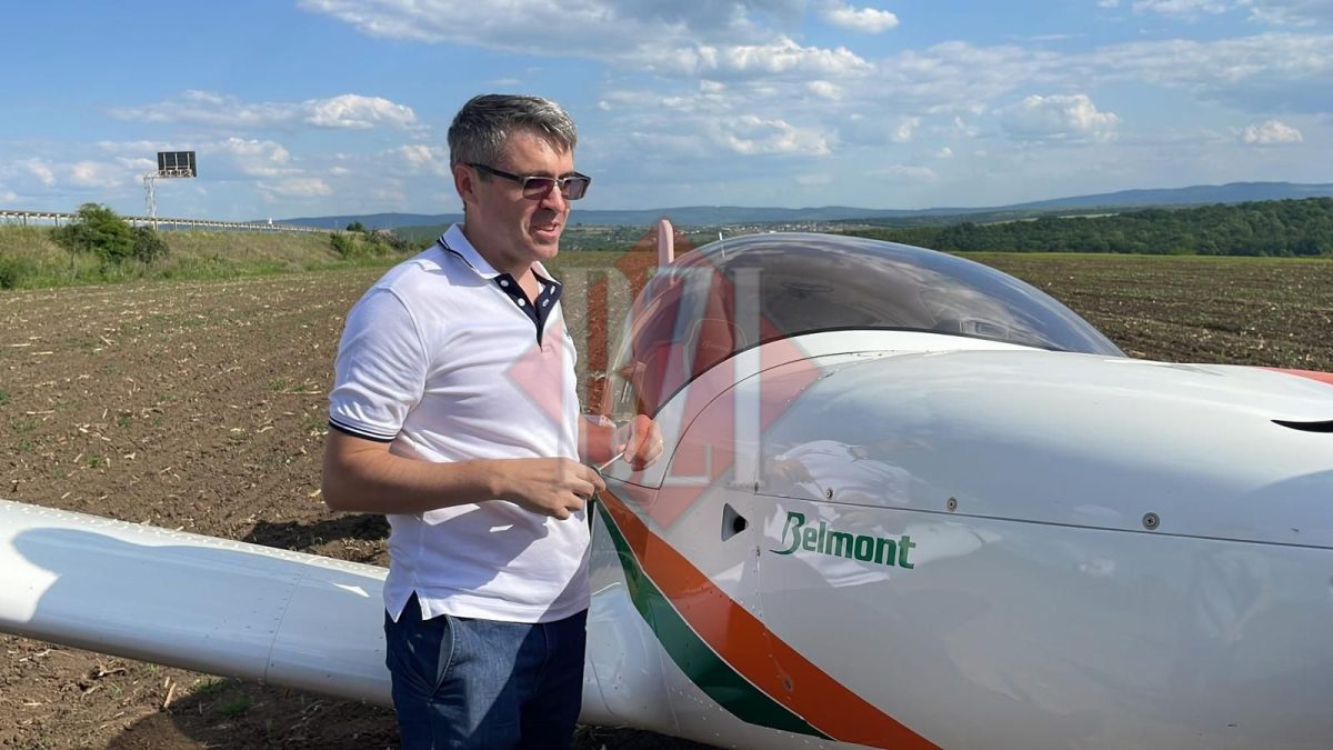 El este proprietarul aeronavei ce a aterizat forțat pe câmp la Miroslava. Aparatul de zbor, estimat la suma de 100.000 euro – GALERIE FOTO, VIDEO