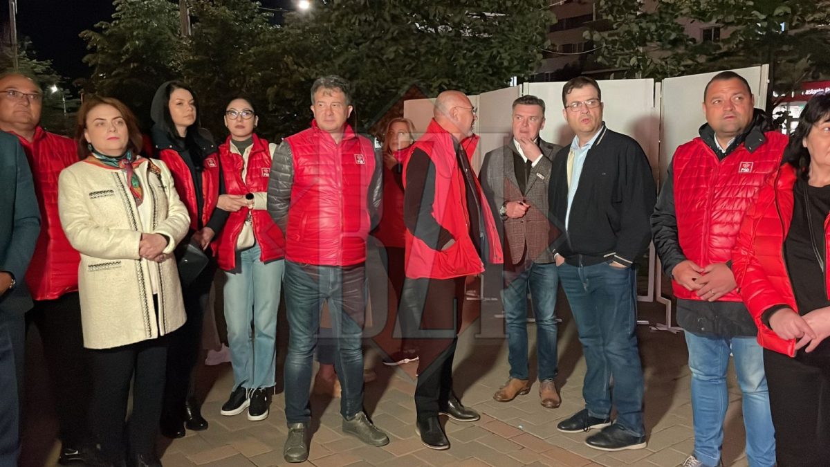 PSD Iași începe campania electorală! Candidații la alegerile locale vor prezenta panoul electoral de pe strada Anastasie Panu – FOTO