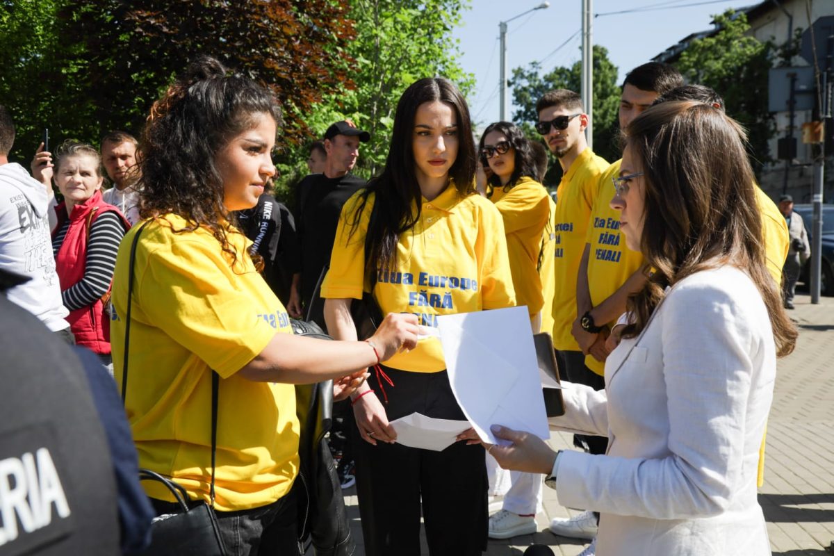 Un nou gest de normalitate din partea tinerilor social-democrați! „Ziua Europei fără penali” – FOTO
