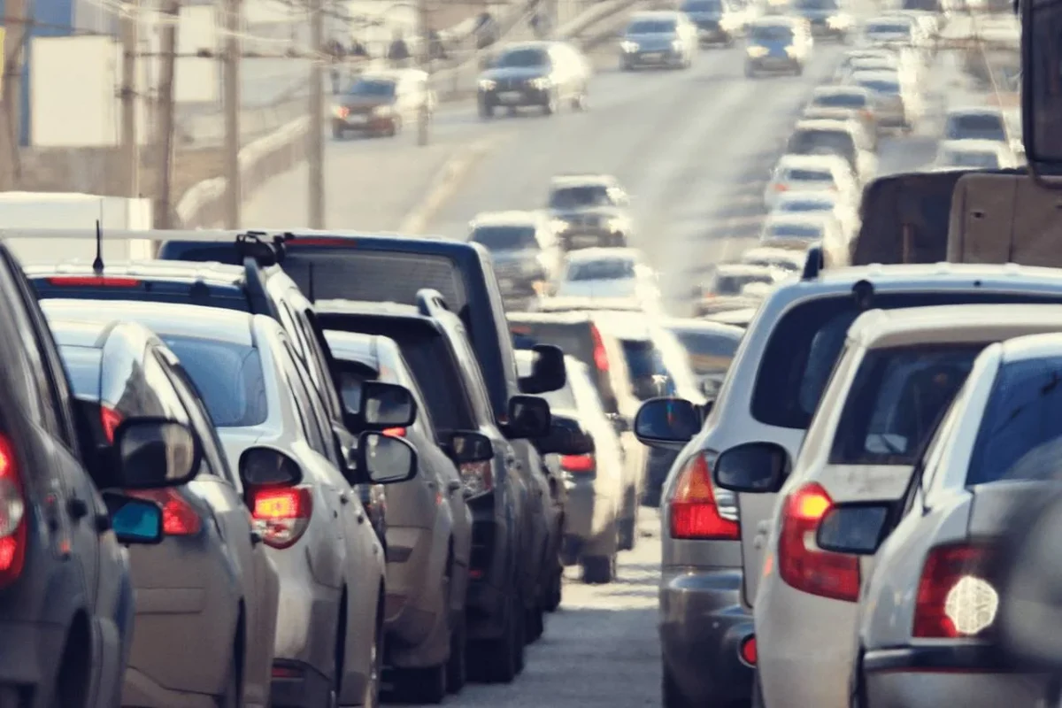 Regula rutieră pe care nu toți șoferii o știu. Iată ce probleme pot avea conducătorii auto