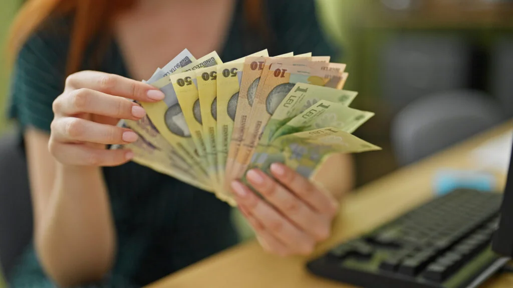 O nouă lege vizează salariile românilor! Iată ce schimbări vor fi