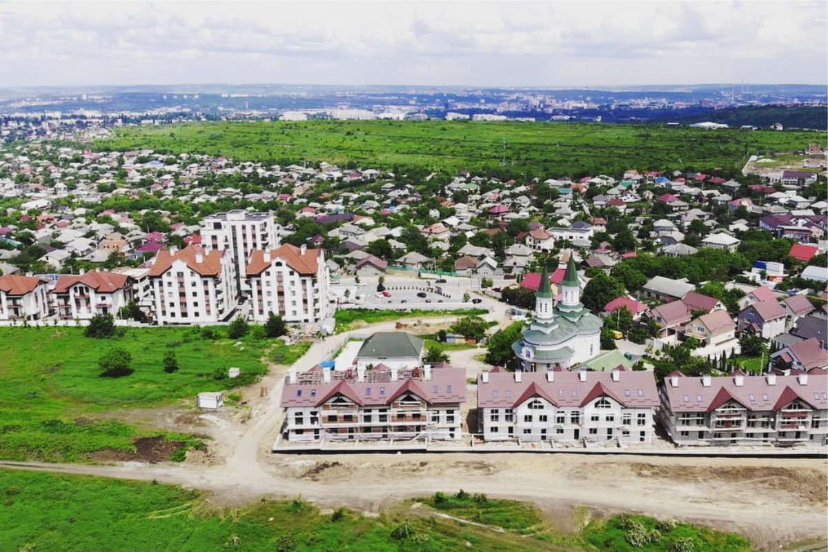 Schimbare pe piața imobiliară! Cât au ajuns să coste casele de la marginea orașelor
