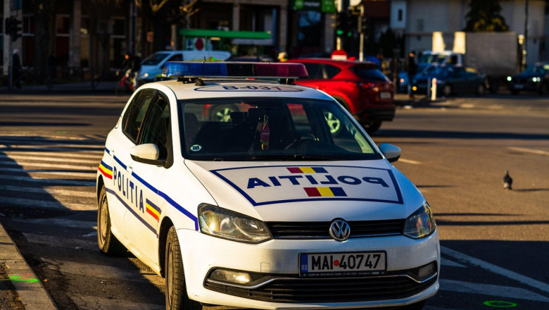 Un șofer a primit o amendă de 6600 de lei și a rămas fără permis pentru haosul provocat în trafic fugind de poliție