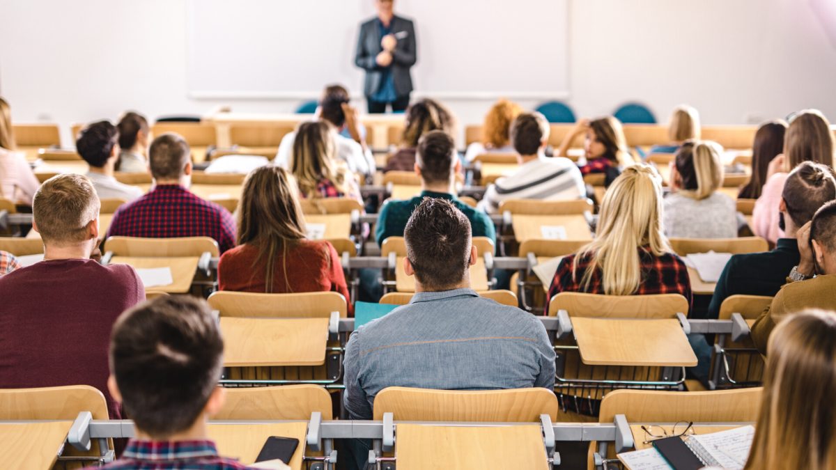 Legea așteptată de toți studenții din România! Ce prevede noul cod de drepturi și libertăți