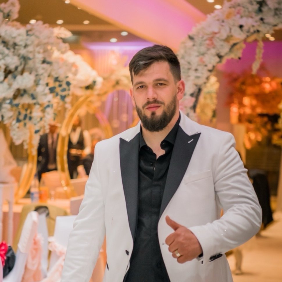 Un tânăr afacerist din Gorj s-a stins din viață la doar 32 de ani. Florian a lăsat în urmă o soție și doi copii – FOTO