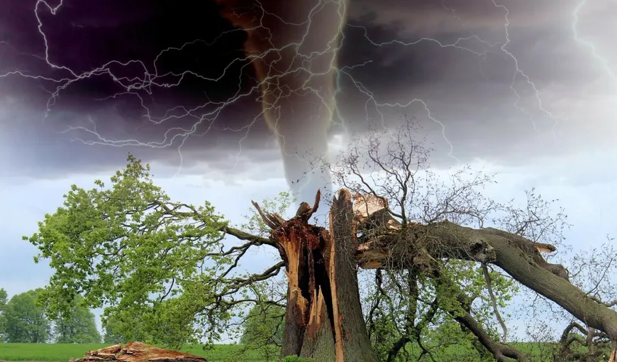 Vremea se schimbă radical. Meteorologii anunță că România ar putea fi lovită de tornadă