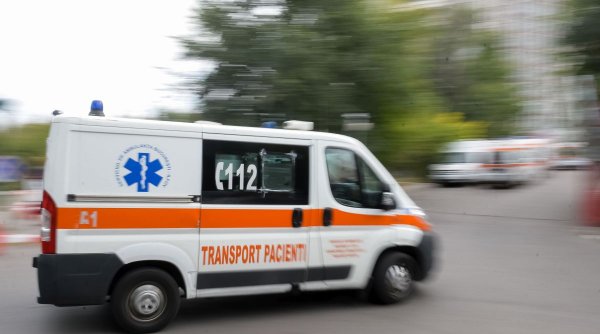 Mai mulți elevi au ajuns pe mâna medicilor după ce au mâncat la un restaurant. Ce s-a întâmplat