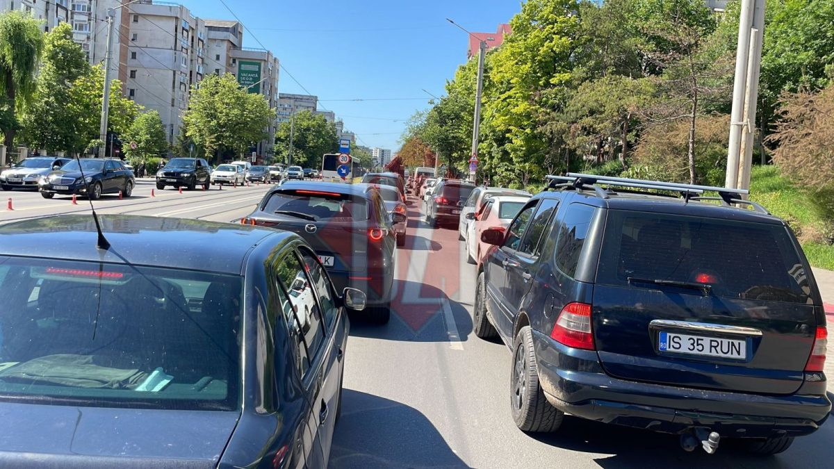 Iașul este paralizat! În tot orașul se circulă bară la bară: „Dezastru, dezastru!” – GALERIE FOTO