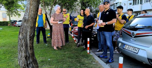 Tudor Ciuhodaru, candidat AUR la primăria Iași, vizită în cartierele Frumoasa și Hlincea – FOTO