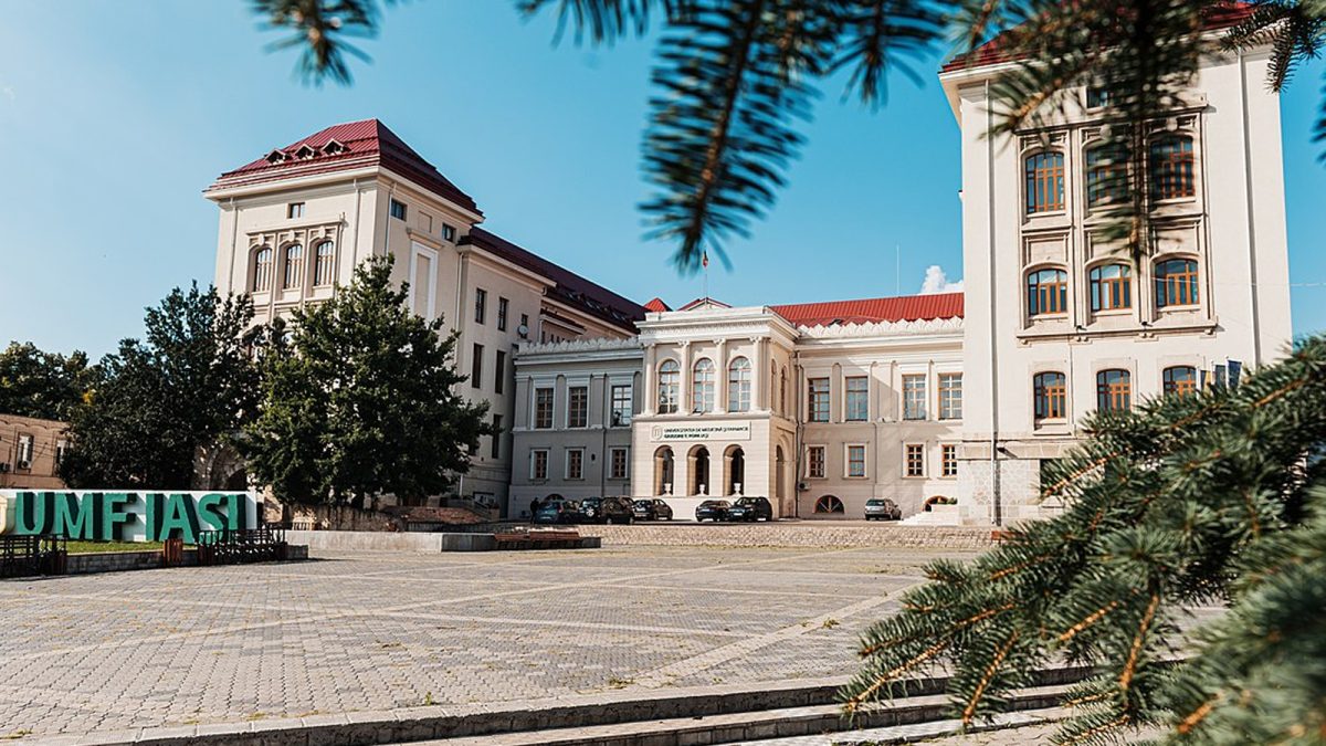 Expoziție foto-documentară despre experiența lui Grigore T. Popa în America