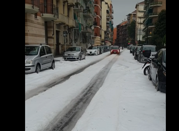 Imagini cu zăpada, după ce a nins în Torino, la sfârșit de mai – VIDEO