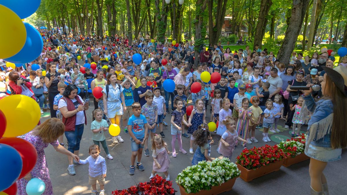 Sâmbătă, are loc o acțiune cultural-caritabilă cu ocazia Zilei Internaţionale a Copilului 